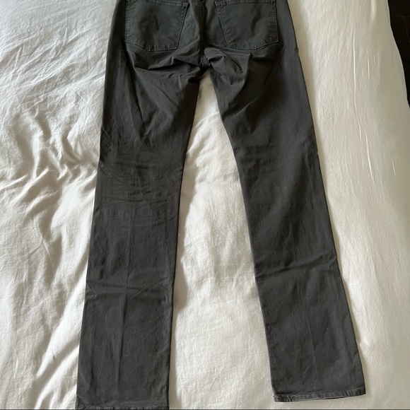 J Brand Kane Slim Jeans in a Size 30 - Picture 6 of 11